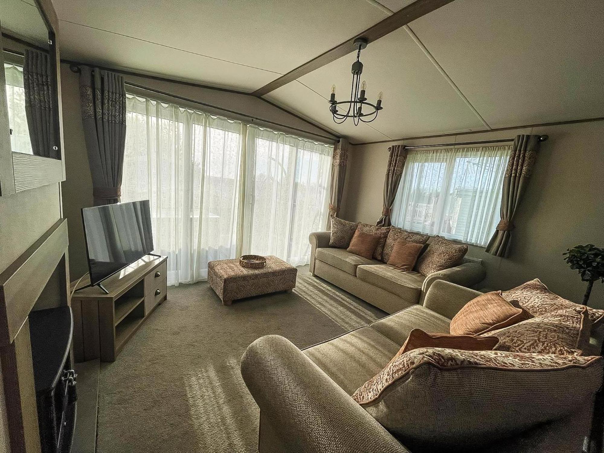 Stunning 8 Berth Caravan With Decking At Kessingland Beach Ref 90017D Benacre 外观 照片